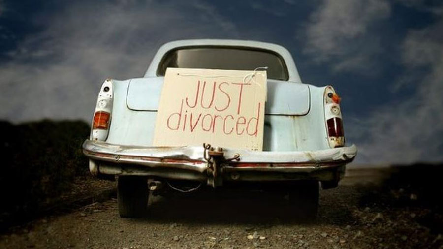 Divorce-on-a-car